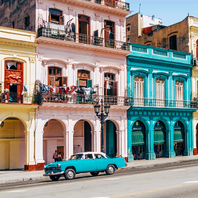 ポスター リビングルーム 青とピンクの街と車のデザイン - TENSTICKERS