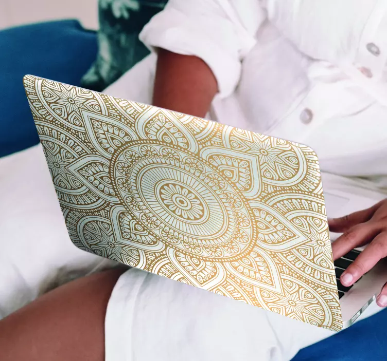 金色のマンダラのラップトップステッカー - TENSTICKERS