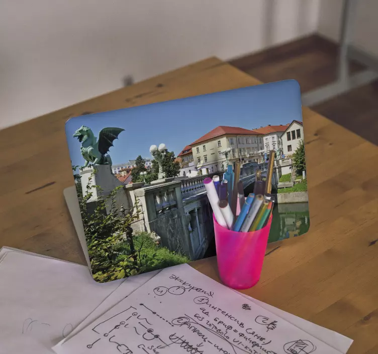 ノートパソコン用スキン ドラゴンブリッジの眺め - TENSTICKERS