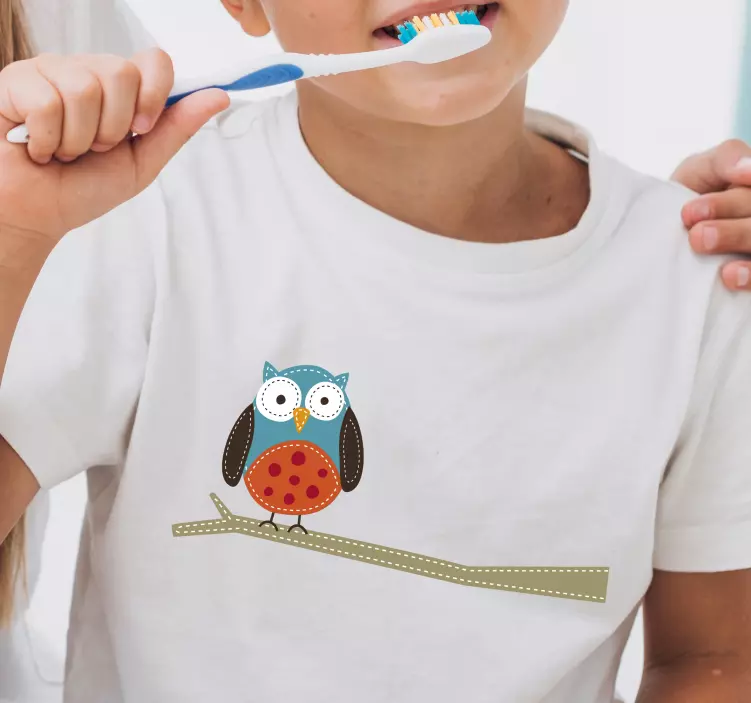 枝とフクロウの子供たちのtシャツ - TENSTICKERS
